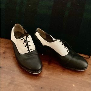 Capezio Gregory Hines Tap Shoes - Size 7